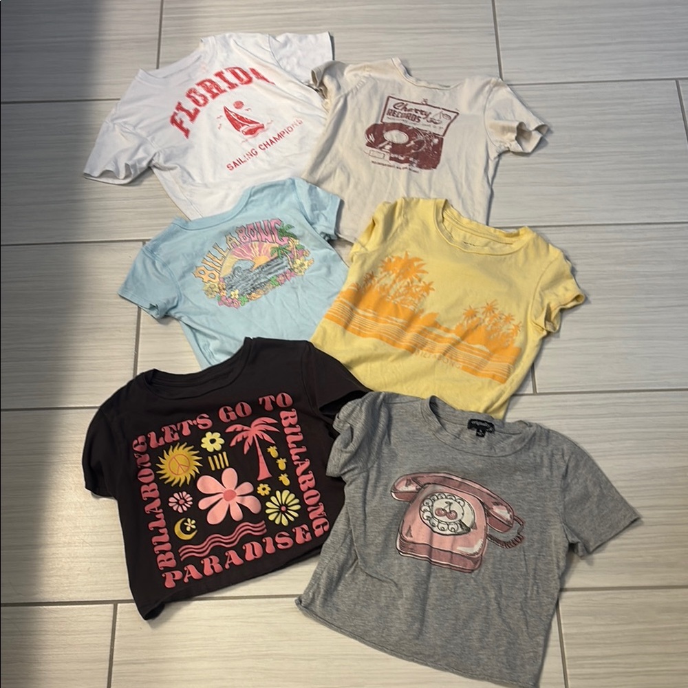 Girls Graphic Tees Billabong, etc in Vibrant Colors. Size XS & S